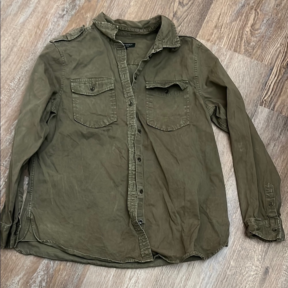 Womens Banana Republic olive green 110% cotton overshirt